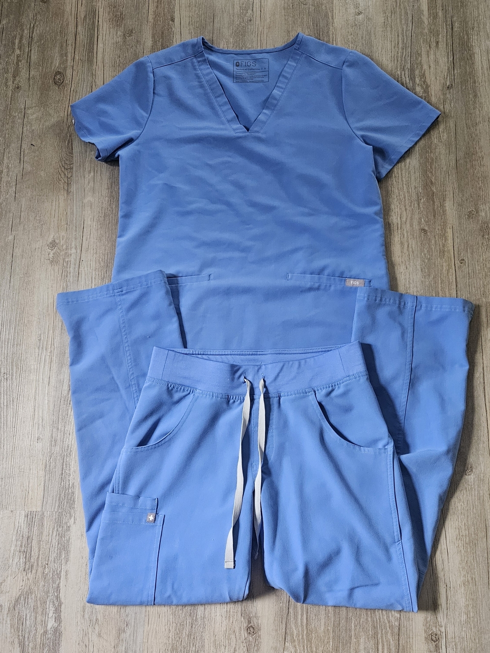 Figs Women's Blue Scrub Set With Casma Top And Kade Straight Leg Pants S/XS